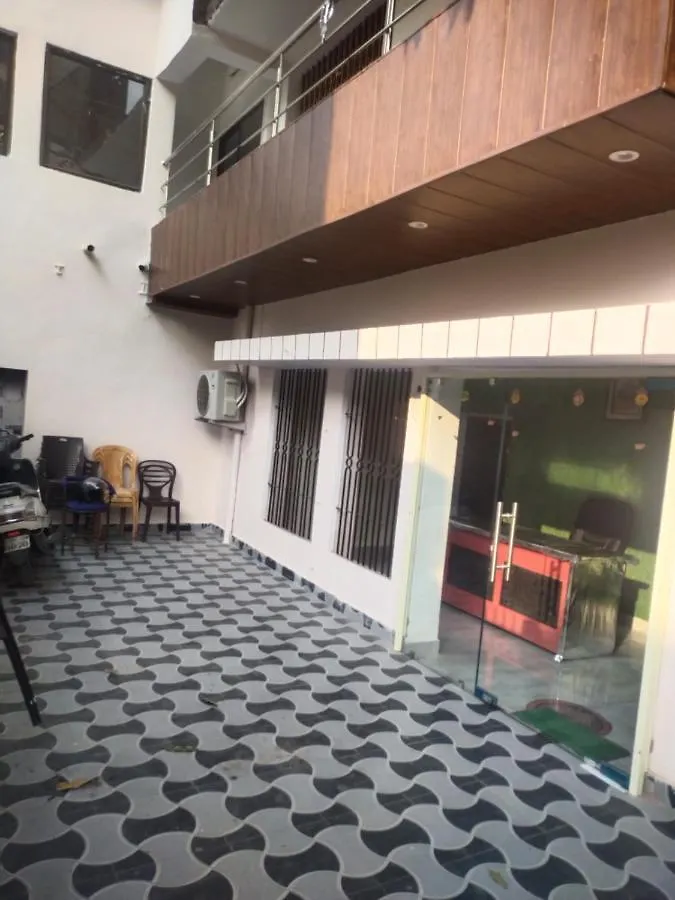 Guest house Banaras Residency Hotel Kakarmatha India